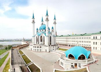 12 городов России, куда стоит отправиться на майские