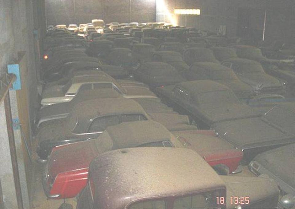 Фотография: Как спрятанные и забытые коллекции автомобилей находили новых владельцев №14 - BigPicture.ru