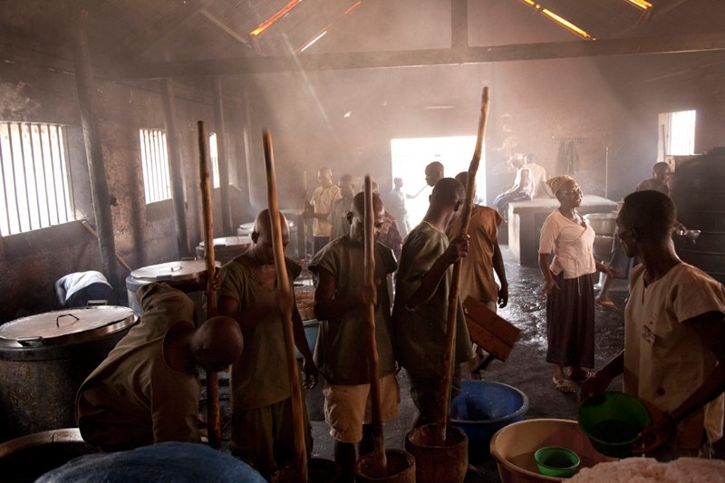 Фотография: Тюрьма для подростков в Сьерра-Леоне: вот где настоящий ад! №11 - BigPicture.ru