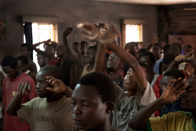 Фотография: Тюрьма для подростков в Сьерра-Леоне: вот где настоящий ад! №19 - BigPicture.ru