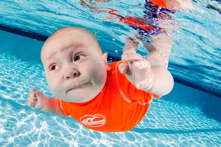 Фотография: Очаровательный фотопроект: детки под водой №10 - BigPicture.ru