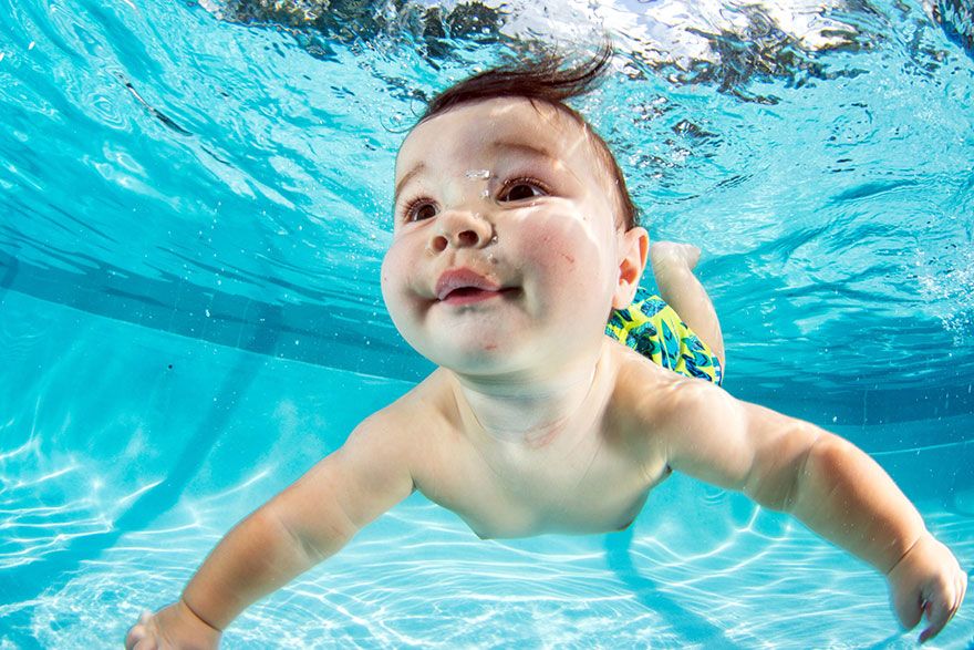 Фотография: Очаровательный фотопроект: детки под водой №14 - BigPicture.ru