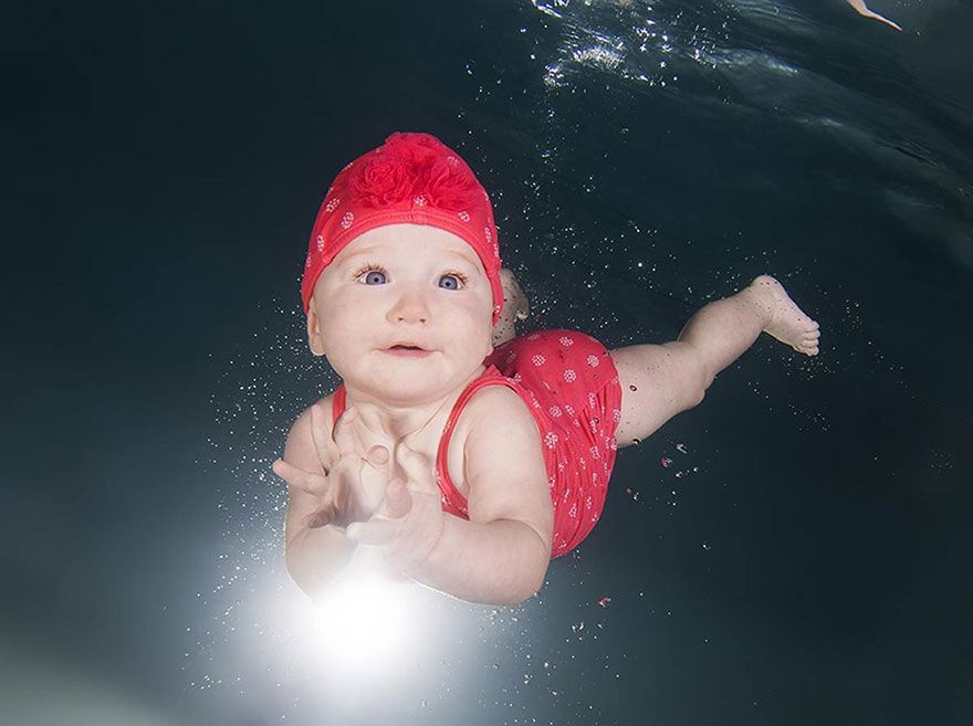 Фотография: Очаровательный фотопроект: детки под водой №15 - BigPicture.ru