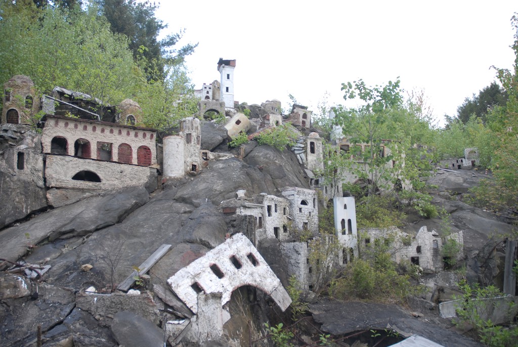 Фотография: 10 мрачных заброшенных мест, где когда-то кипела жизнь №28 - BigPicture.ru