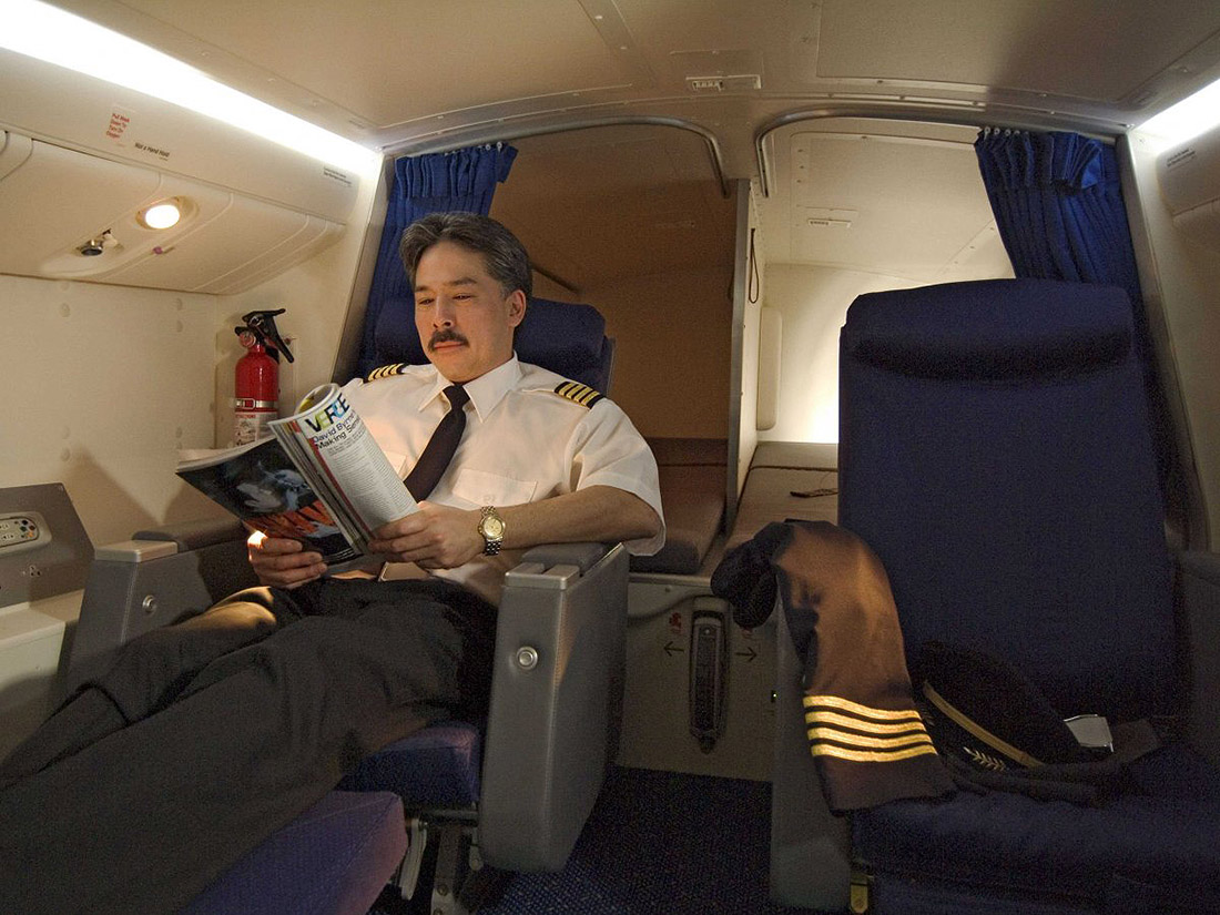 Фотография: Секретные спаленки стюардесс на дальних перелетах №4 - BigPicture.ru