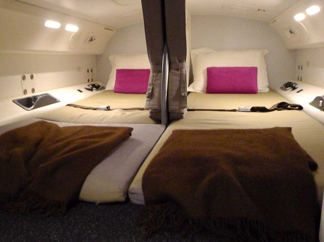 Фотография: Секретные спаленки стюардесс на дальних перелетах №8 - BigPicture.ru