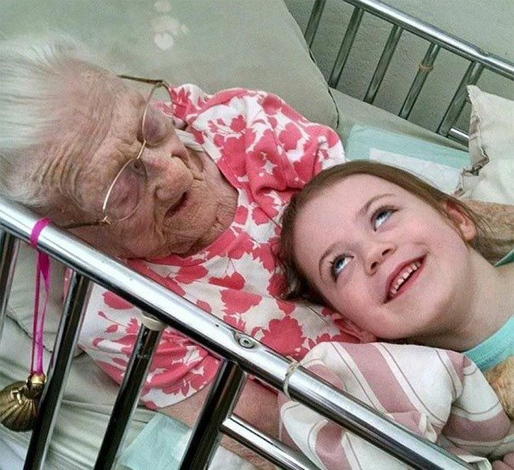 Фотография: Разница в вечность: прабабушки со своими правнуками, чья разница в возрасте составляет больше 100 лет №6 - BigPicture.ru