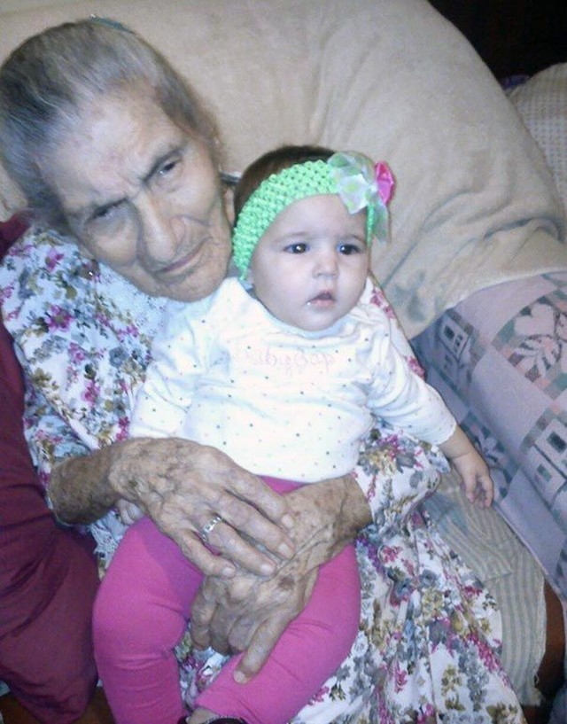 Фотография: Разница в вечность: прабабушки со своими правнуками, чья разница в возрасте составляет больше 100 лет №8 - BigPicture.ru