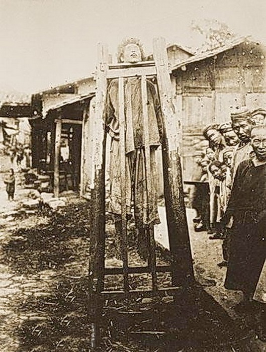 Фотография: 15 шокирующих фотографий наказаний и казней, которые практиковались в Китае в XIX веке №15 - BigPicture.ru