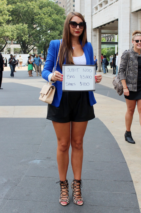 Фотография: Люди на улицах Нью-Йорка признались, сколько стоит их одежда №7 - BigPicture.ru
