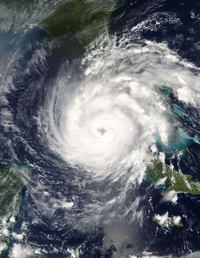 Фотография: Вид из космоса: самые разрушительные ураганы за последние 20 лет №8 - BigPicture.ru