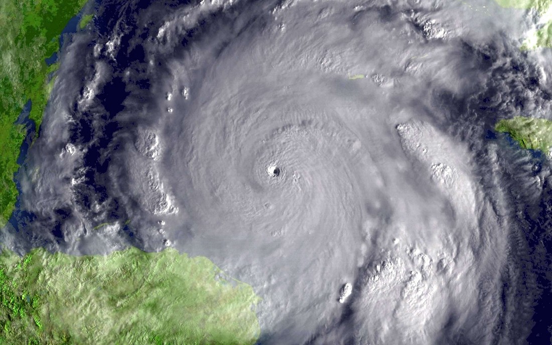 Фотография: Вид из космоса: самые разрушительные ураганы за последние 20 лет №9 - BigPicture.ru
