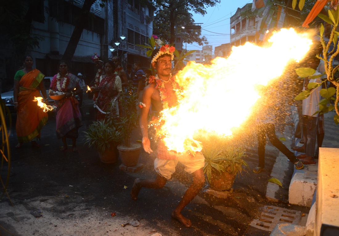 Фотография: Чарак Пуджа: фестиваль боли в Индии №12 - BigPicture.ru