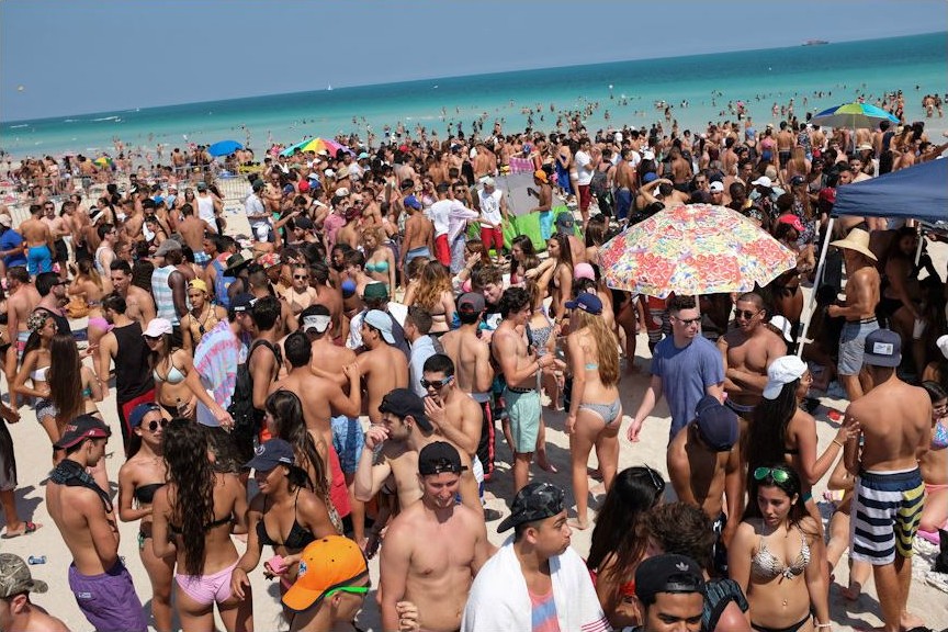Фотография: Как американские студенты проводят свои каникулы в Майами №7 - BigPicture.ru