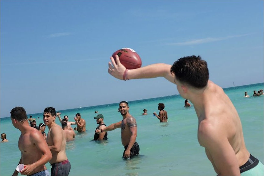 Фотография: Как американские студенты проводят свои каникулы в Майами №16 - BigPicture.ru