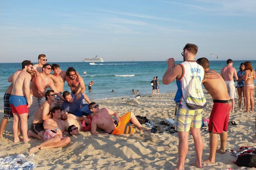 Фотография: Как американские студенты проводят свои каникулы в Майами №23 - BigPicture.ru