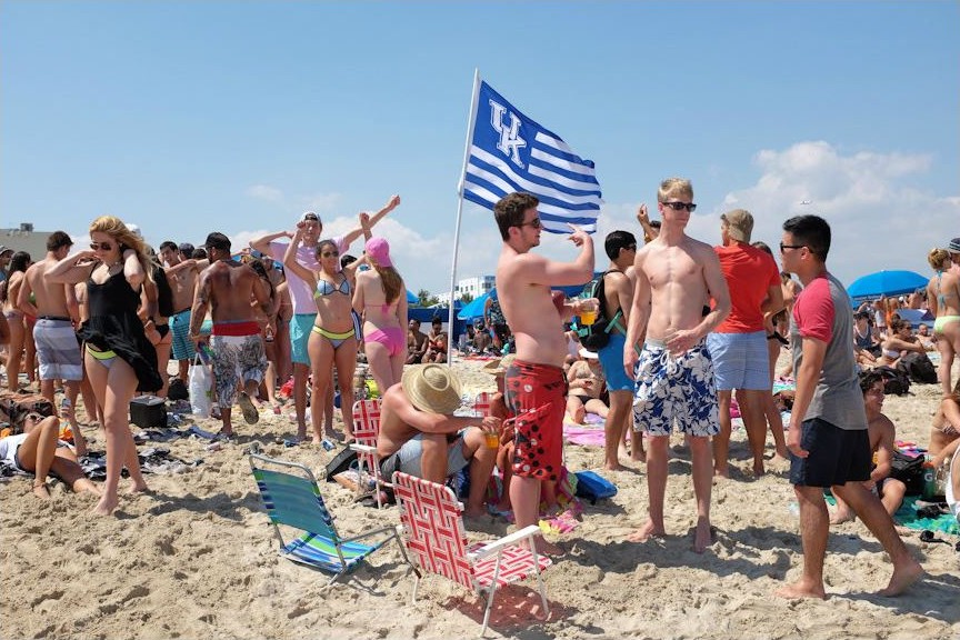 Фотография: Как американские студенты проводят свои каникулы в Майами №25 - BigPicture.ru