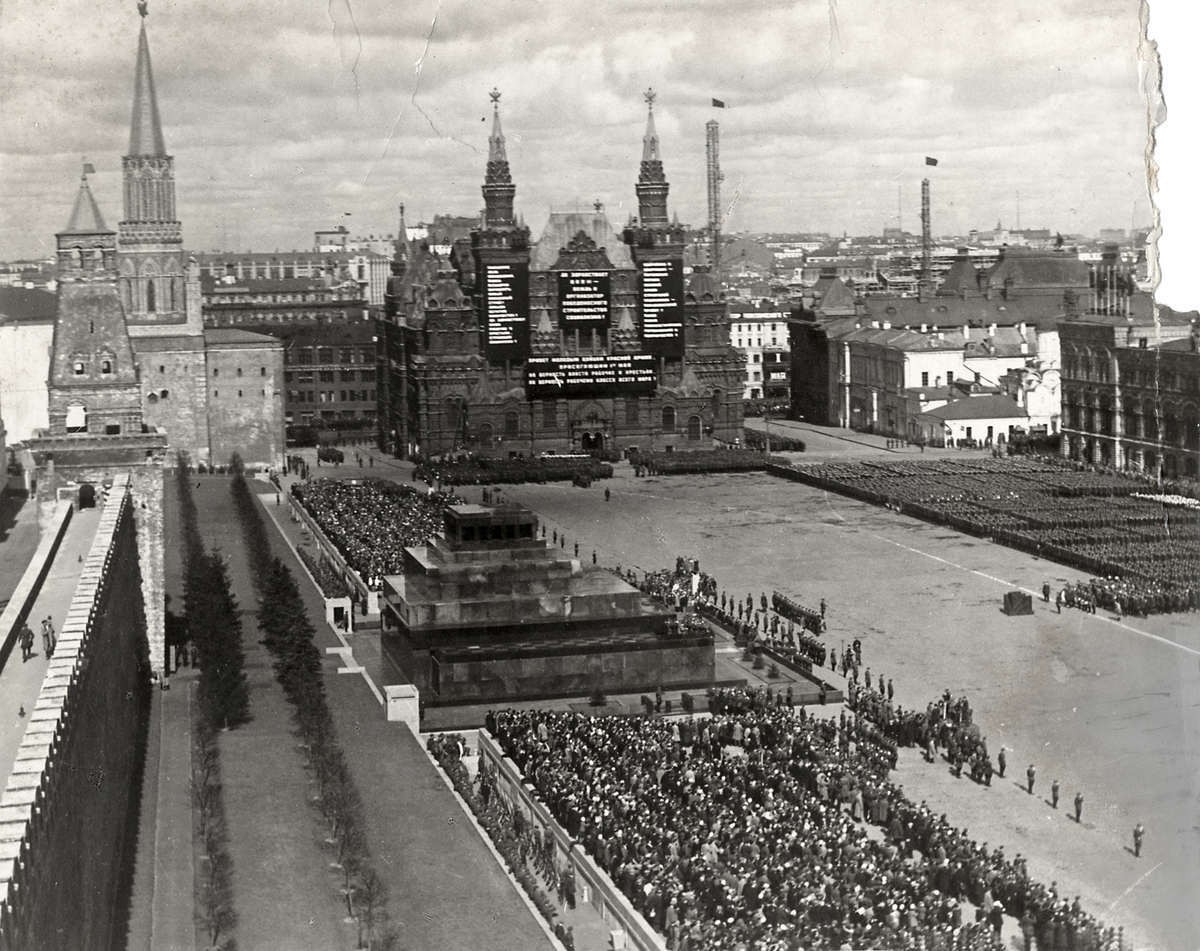 Фотография: Как праздновали 1 Мая в 1917-1933 годах №16 - BigPicture.ru
