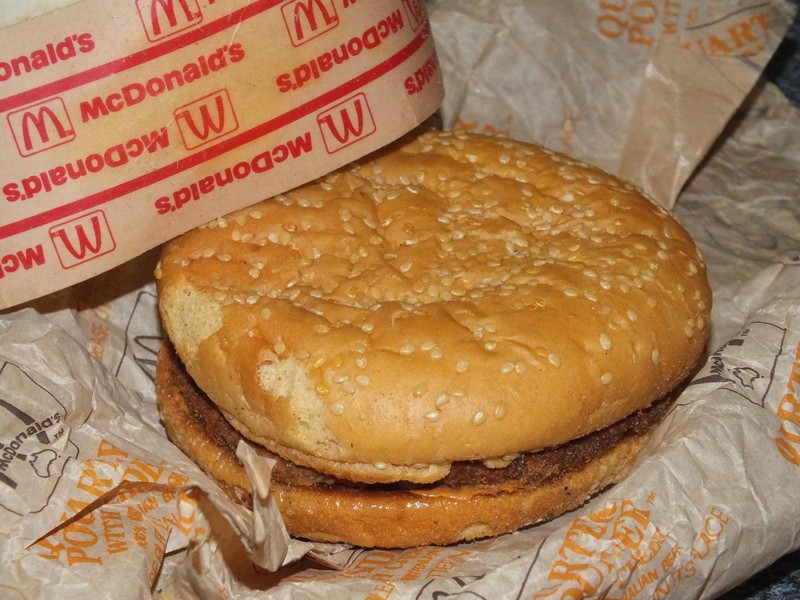 Фотография: Какая нямка: чизбургер, которому исполнилось 20 лет №7 - BigPicture.ru