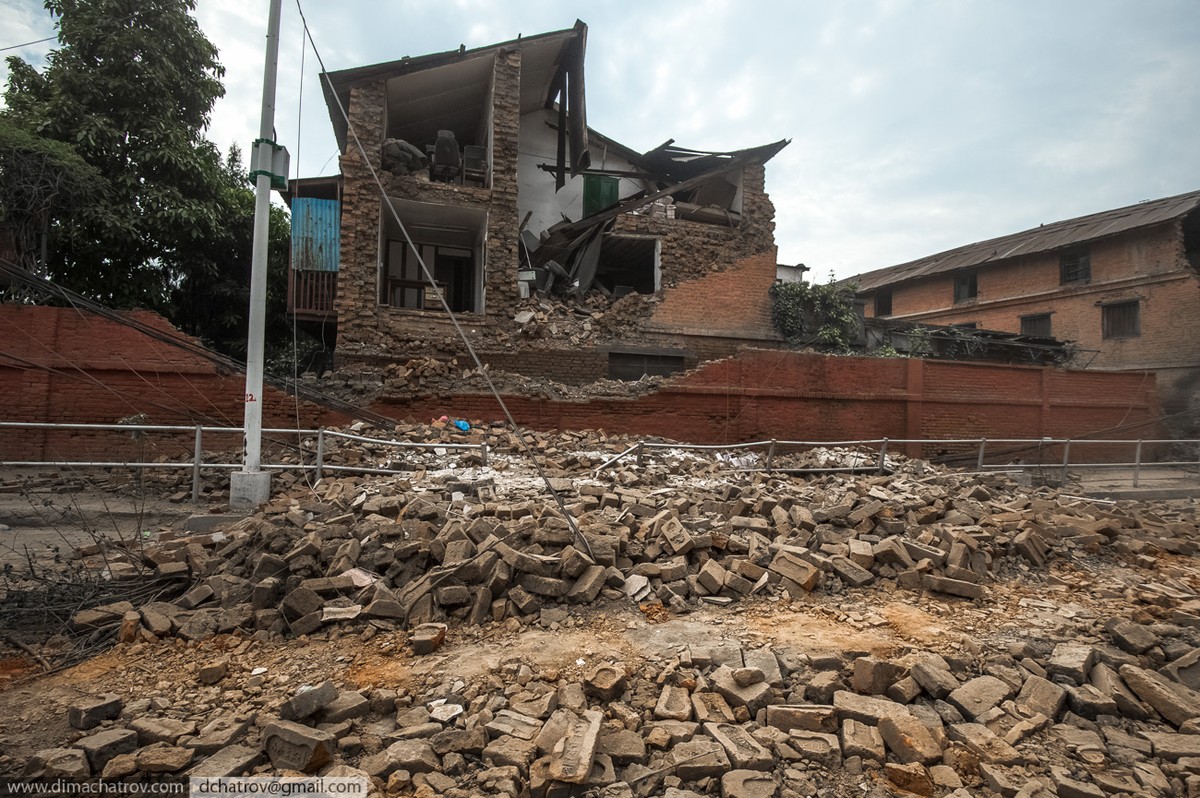 Фотография: Трагедия в Непале: страшный репортаж с места событий №10 - BigPicture.ru