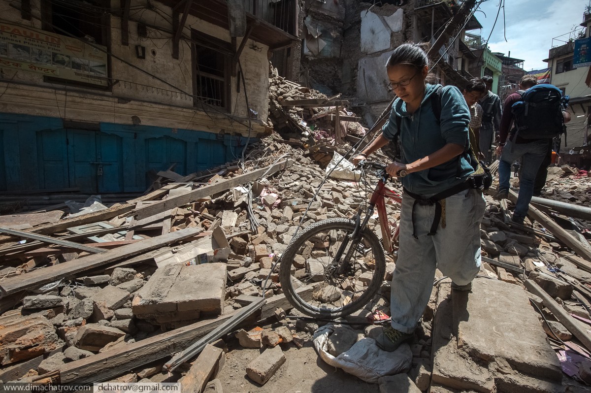 Фотография: Трагедия в Непале: страшный репортаж с места событий №18 - BigPicture.ru