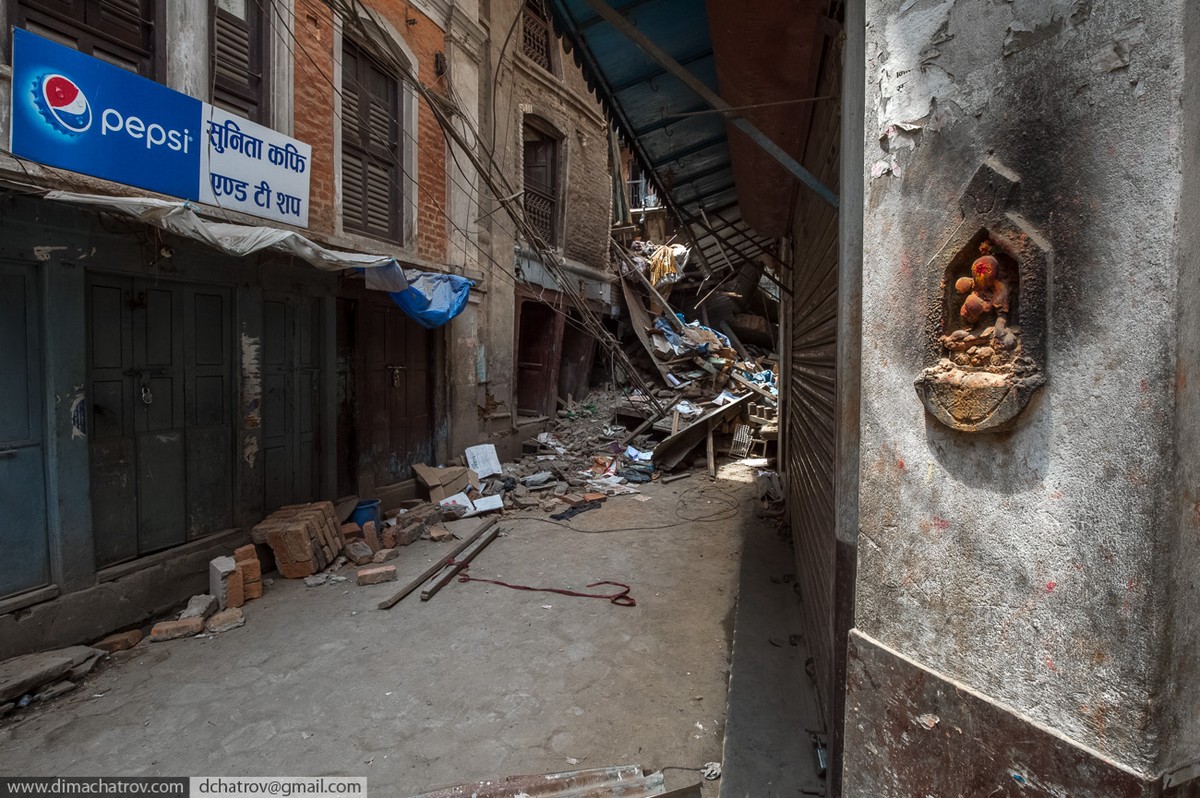 Фотография: Трагедия в Непале: страшный репортаж с места событий №20 - BigPicture.ru