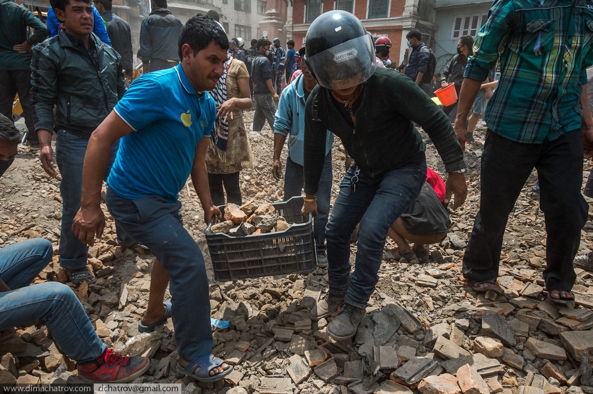 Фотография: Трагедия в Непале: страшный репортаж с места событий №30 - BigPicture.ru