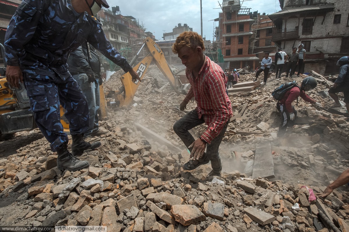 Фотография: Трагедия в Непале: страшный репортаж с места событий №33 - BigPicture.ru