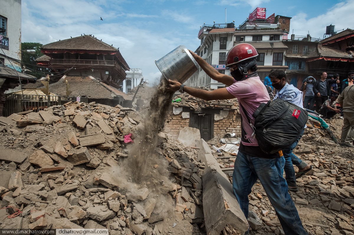 Фотография: Трагедия в Непале: страшный репортаж с места событий №37 - BigPicture.ru
