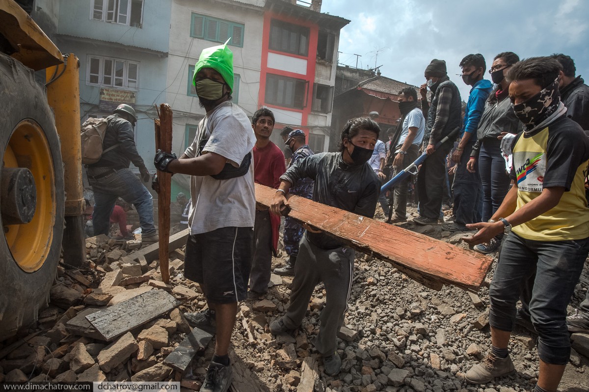 Фотография: Трагедия в Непале: страшный репортаж с места событий №38 - BigPicture.ru