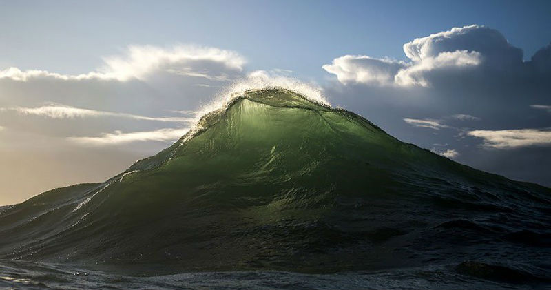 Фотография: Рей Коллинс заморозил морские волны и сделал их похожими на величественные горы №1 - BigPicture.ru
