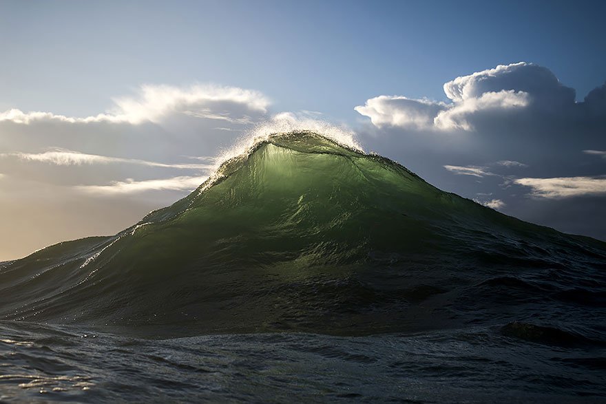 Фотография: Рей Коллинс заморозил морские волны и сделал их похожими на величественные горы №12 - BigPicture.ru