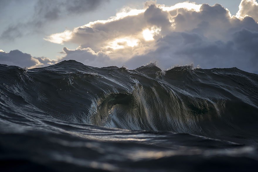 Фотография: Рей Коллинс заморозил морские волны и сделал их похожими на величественные горы №13 - BigPicture.ru
