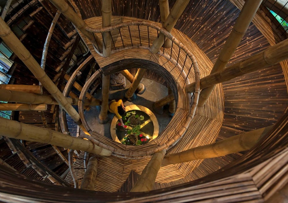 Фотография: Девушка бросила работу, уехала на Бали и построила там обалденный дом из бамбука №9 - BigPicture.ru