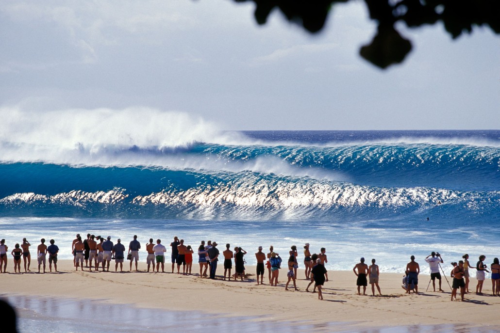 Фотография: 5 самых известных серф-спотов, куда приходят легендарные гигантские волны №14 - BigPicture.ru