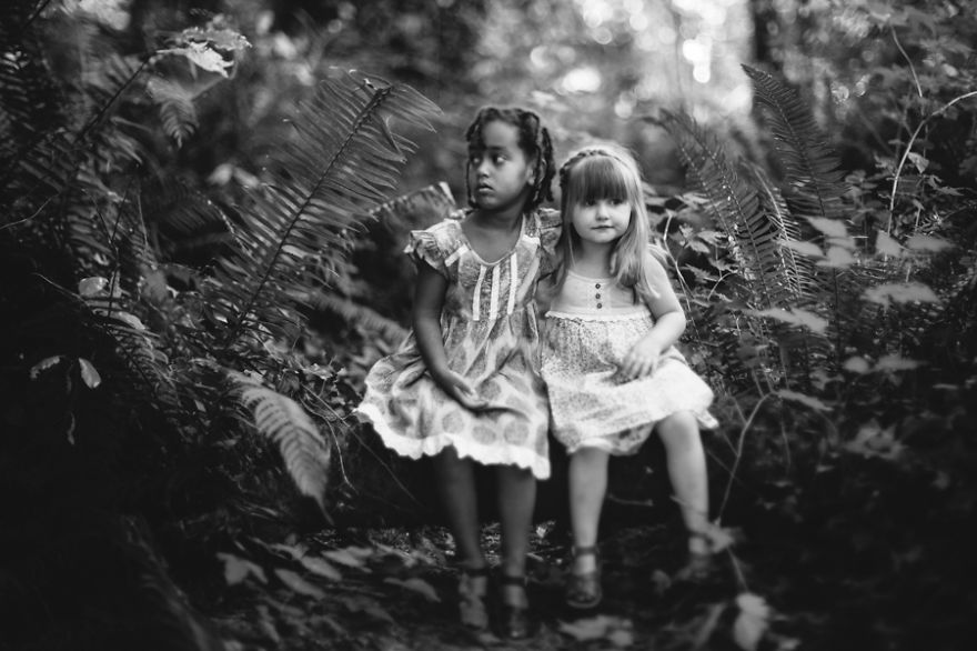 Фотография: Беляночка и Розочка: две похожие сестренки, родившиеся в разных концах света №14 - BigPicture.ru