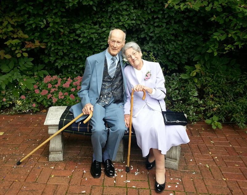 Фотография: 15 свадебных фотографий пожилых пар, которые доказывают, что жениться никогда не поздно №1 - BigPicture.ru