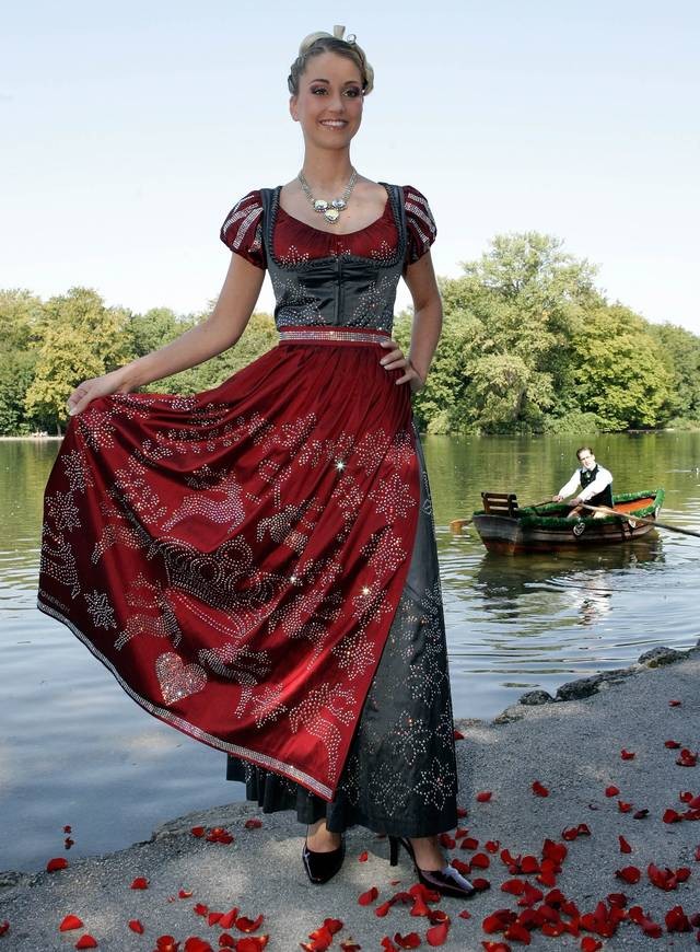 Фотография: Шик и блеск: 15 самых дорогих и роскошных платьев в мире №14 - BigPicture.ru