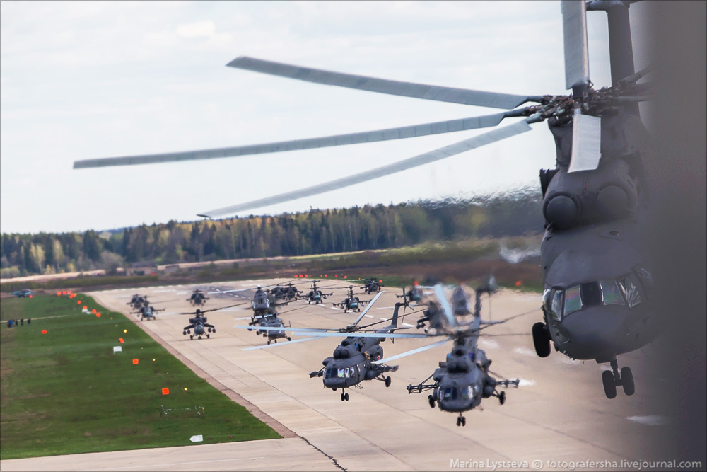 Фотография: Как сегодня вертолеты над Москвой летали №3 - BigPicture.ru
