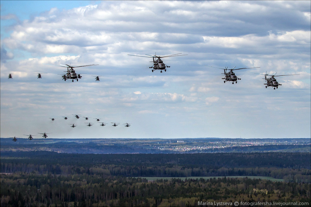 Фотография: Как сегодня вертолеты над Москвой летали №5 - BigPicture.ru