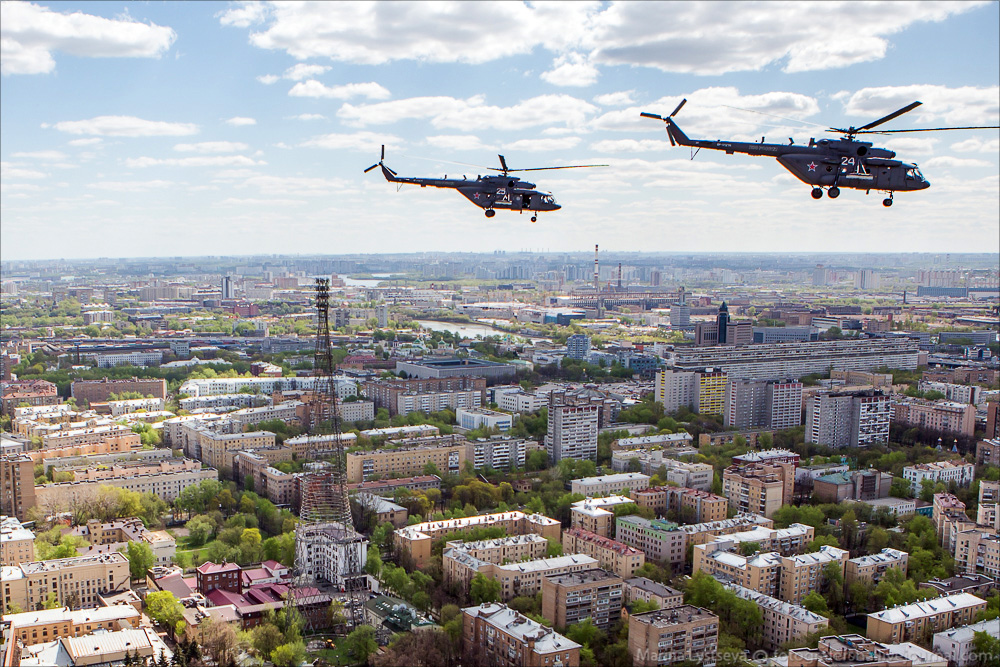 Фотография: Как сегодня вертолеты над Москвой летали №11 - BigPicture.ru