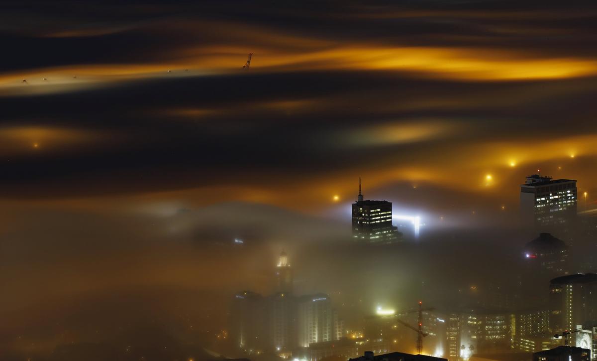 Фотография: Головокружительные и завораживающие фотографии: города в облаках №13 - BigPicture.ru