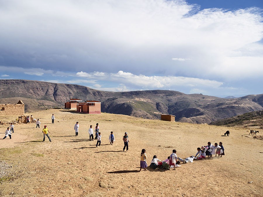 Фотография: От Москвы до Бутана: как выглядят школьные площадки в разных странах №15 - BigPicture.ru