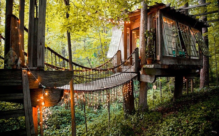 Фотография: 7 самых романтичных домиков на дереве, которые можно заказать через онлайн-сервисы №1 - BigPicture.ru