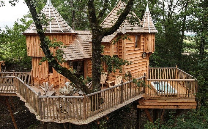 Фотография: 7 самых романтичных домиков на дереве, которые можно заказать через онлайн-сервисы №7 - BigPicture.ru
