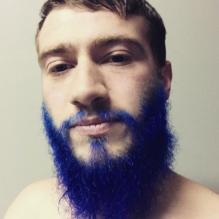 Фотография: Синяя борода: мужчины-русалки красят бороды в разные цвета №30 - BigPicture.ru