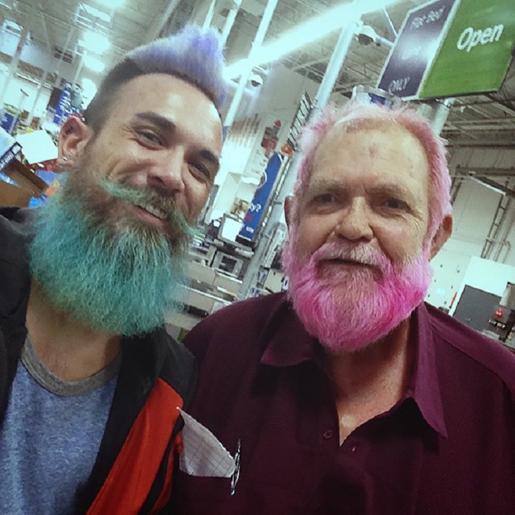 Фотография: Синяя борода: мужчины-русалки красят бороды в разные цвета №11 - BigPicture.ru