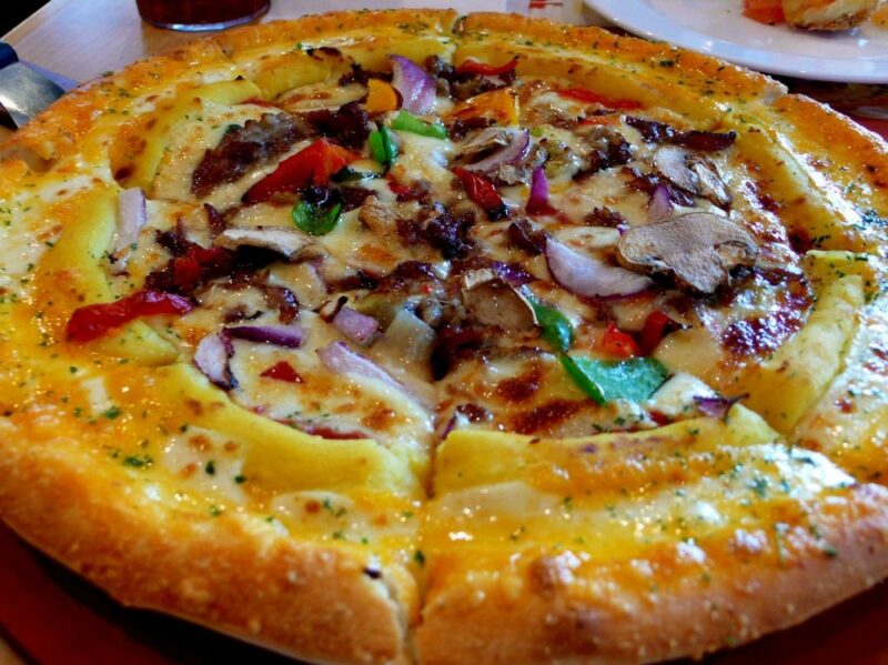 Фотография: Как подают пиццу в разных странах мира №1 - BigPicture.ru