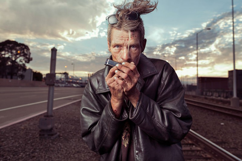 Фотография: Фотограф показывает бездомных в новом свете и напоминает нам, что они тоже люди №1 - BigPicture.ru