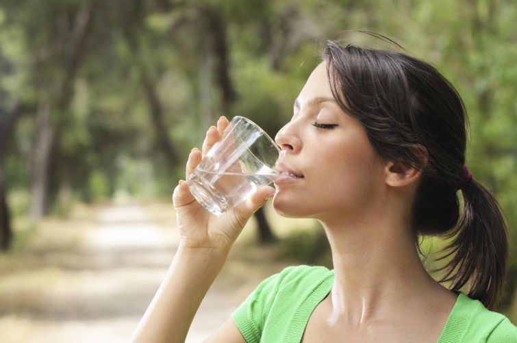 Фотография: 8 действенных советов, которые помогут приучиться пить больше воды №1 - BigPicture.ru